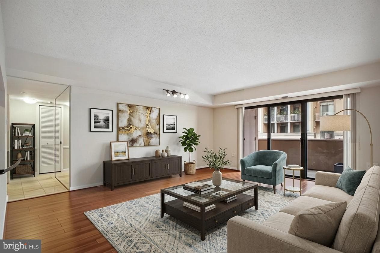 1301 N Courthouse Road #1612 photo 10