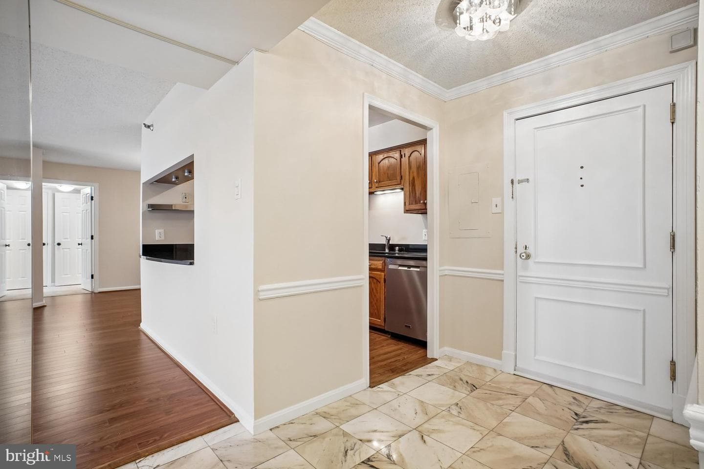 1301 N Courthouse Road #1612 photo 3