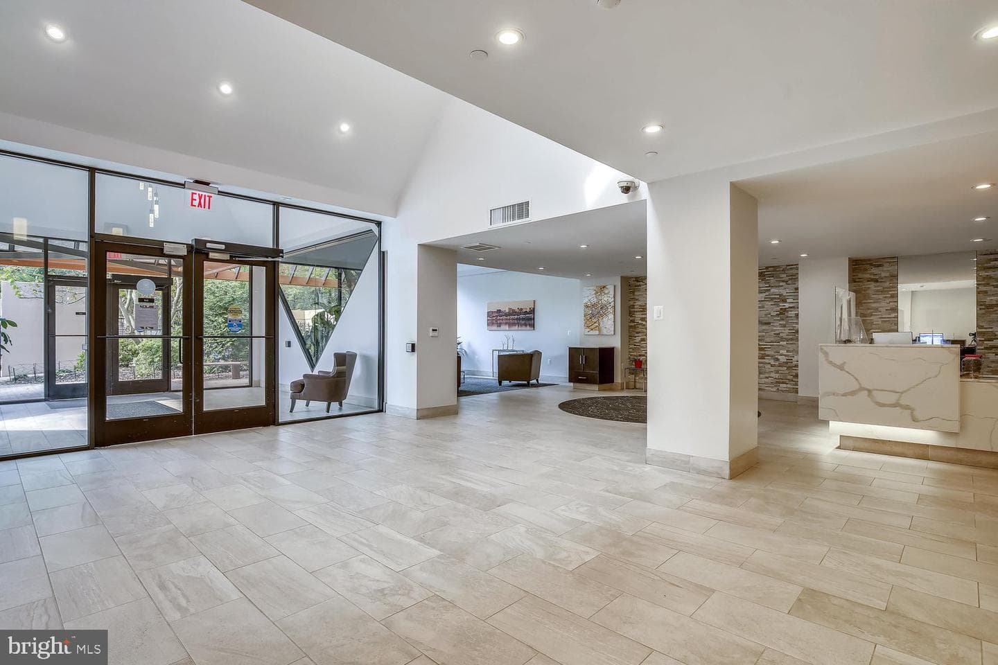 1301 N Courthouse Road #1612 photo 40