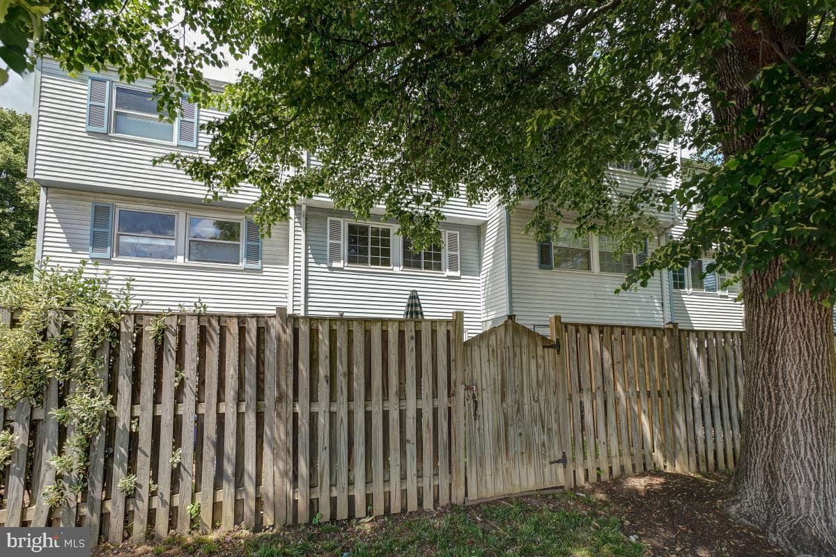 2880 S Meade Street photo 27