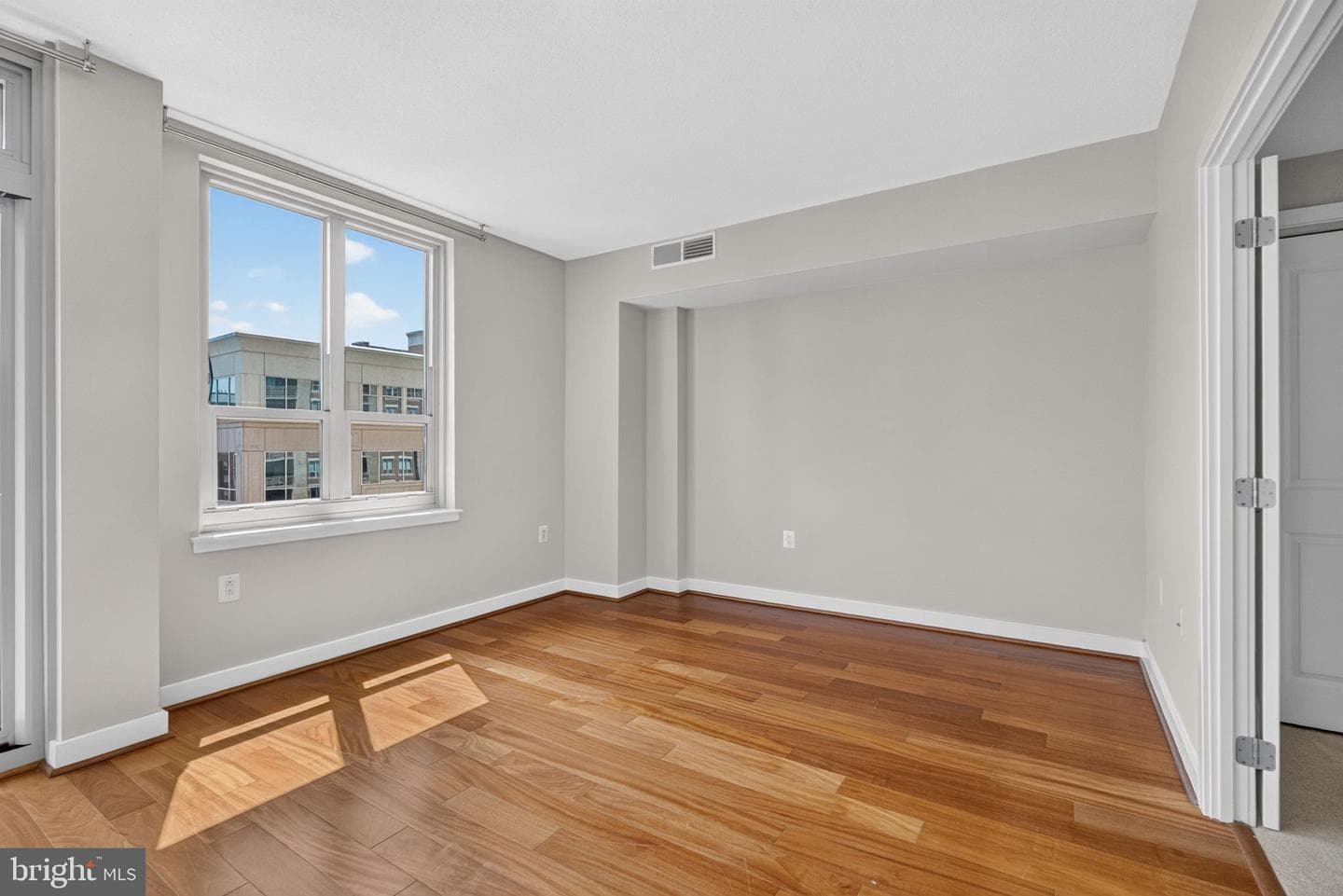888 N Quincy Street #910 photo 10