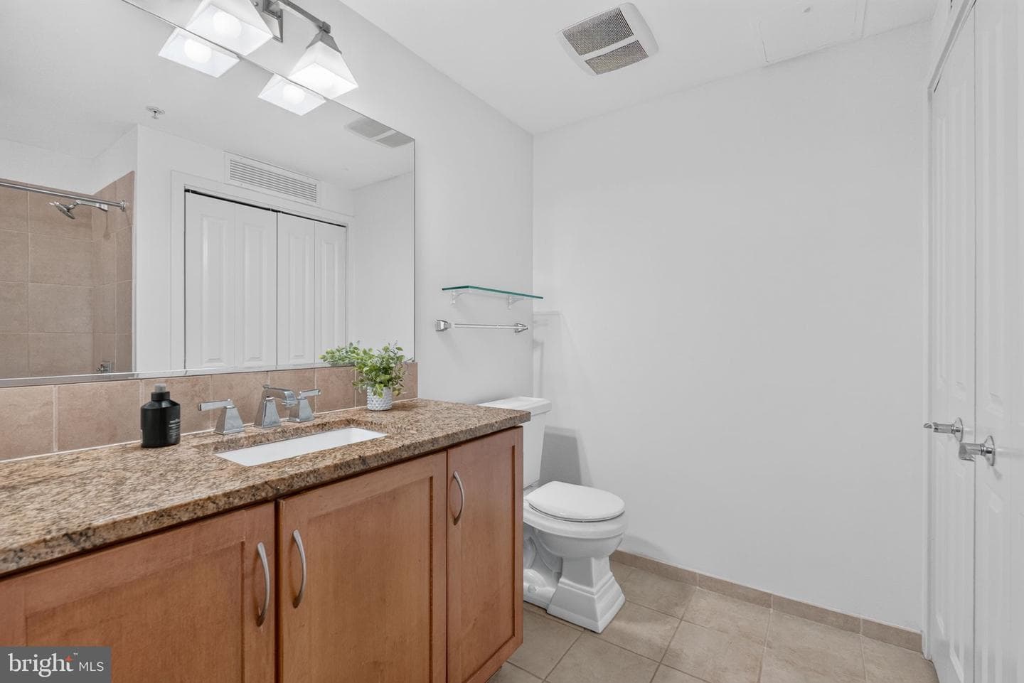 888 N Quincy Street #910 photo 14