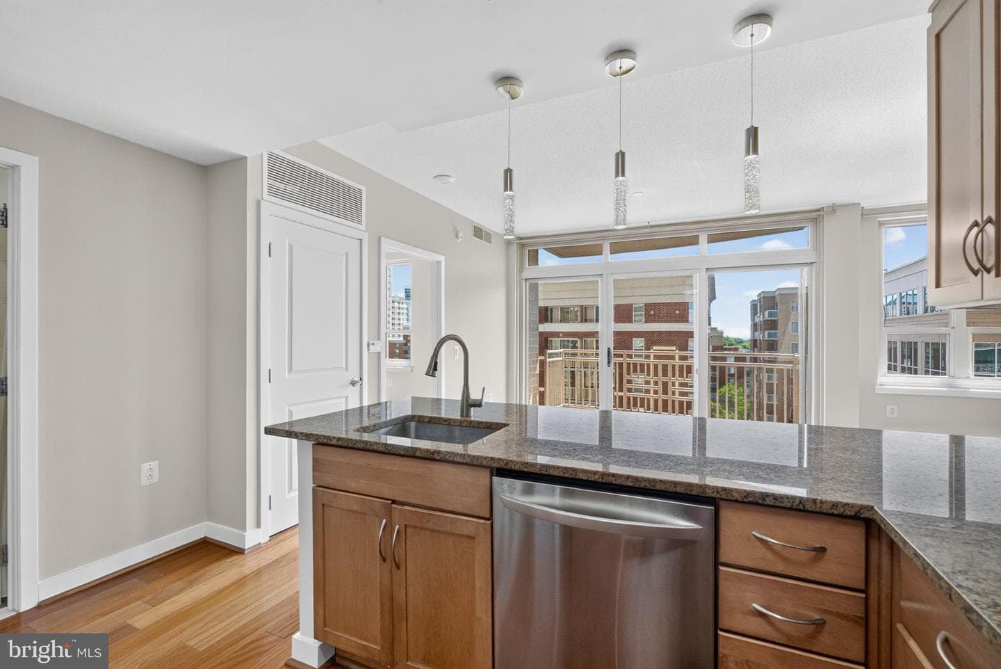 888 N Quincy Street #910 photo 5