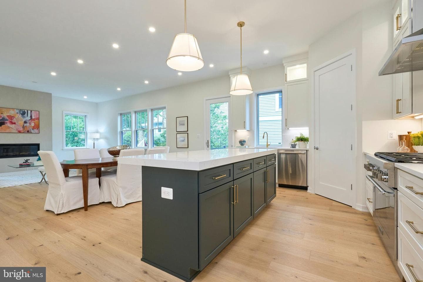409 Jackson Street N photo 10