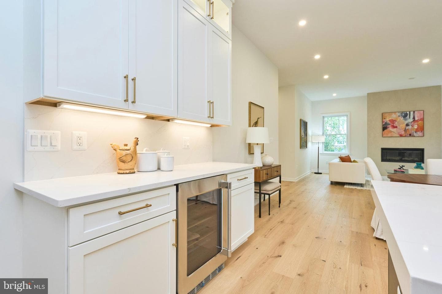 409 Jackson Street N photo 12