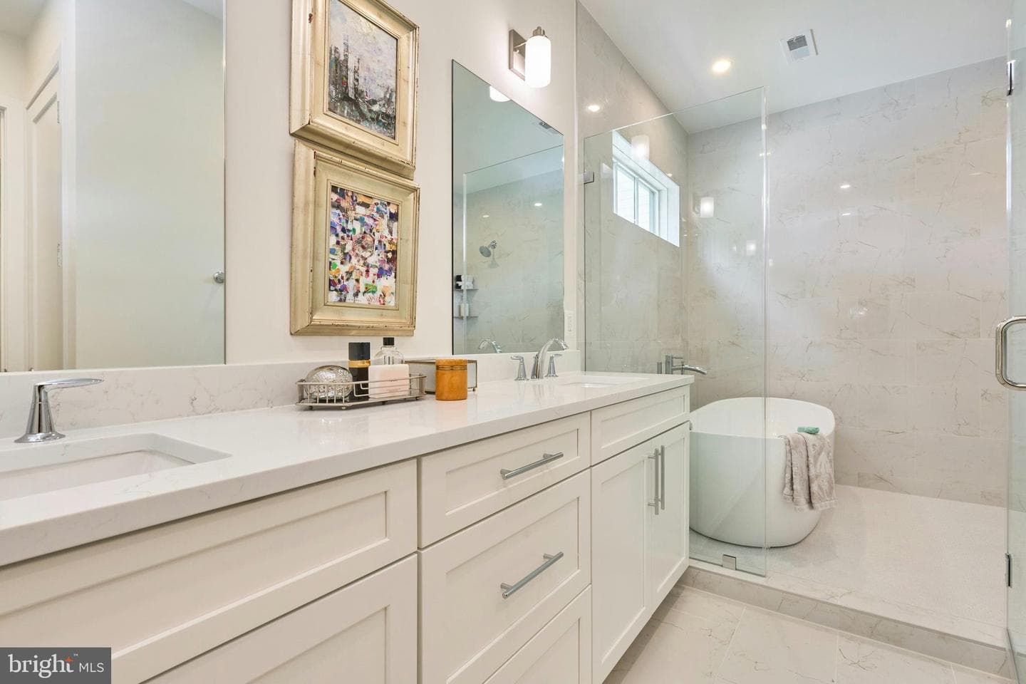 409 Jackson Street N photo 37