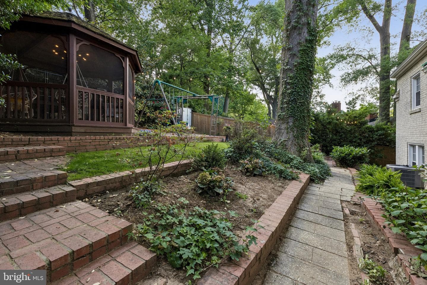 2700 S Grant Street photo 39