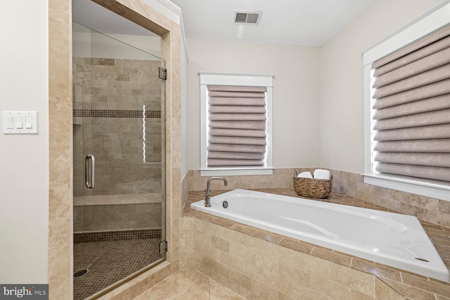512 N Monroe Street photo 27