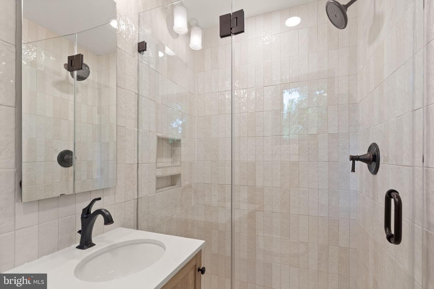 3667 N Harrison Street photo 32