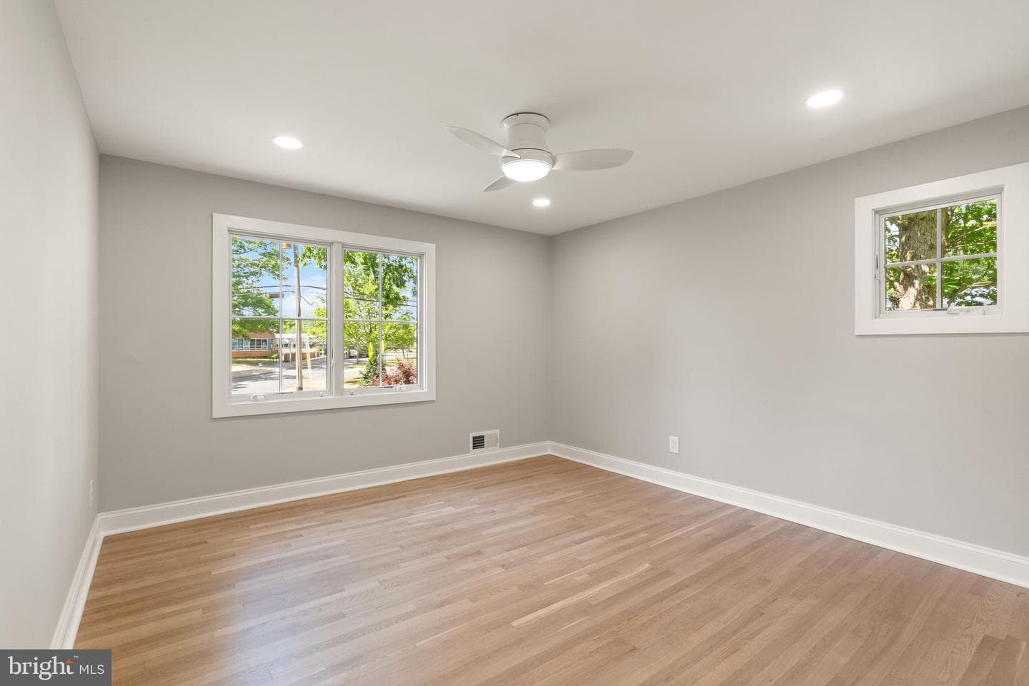 3667 N Harrison Street photo 34