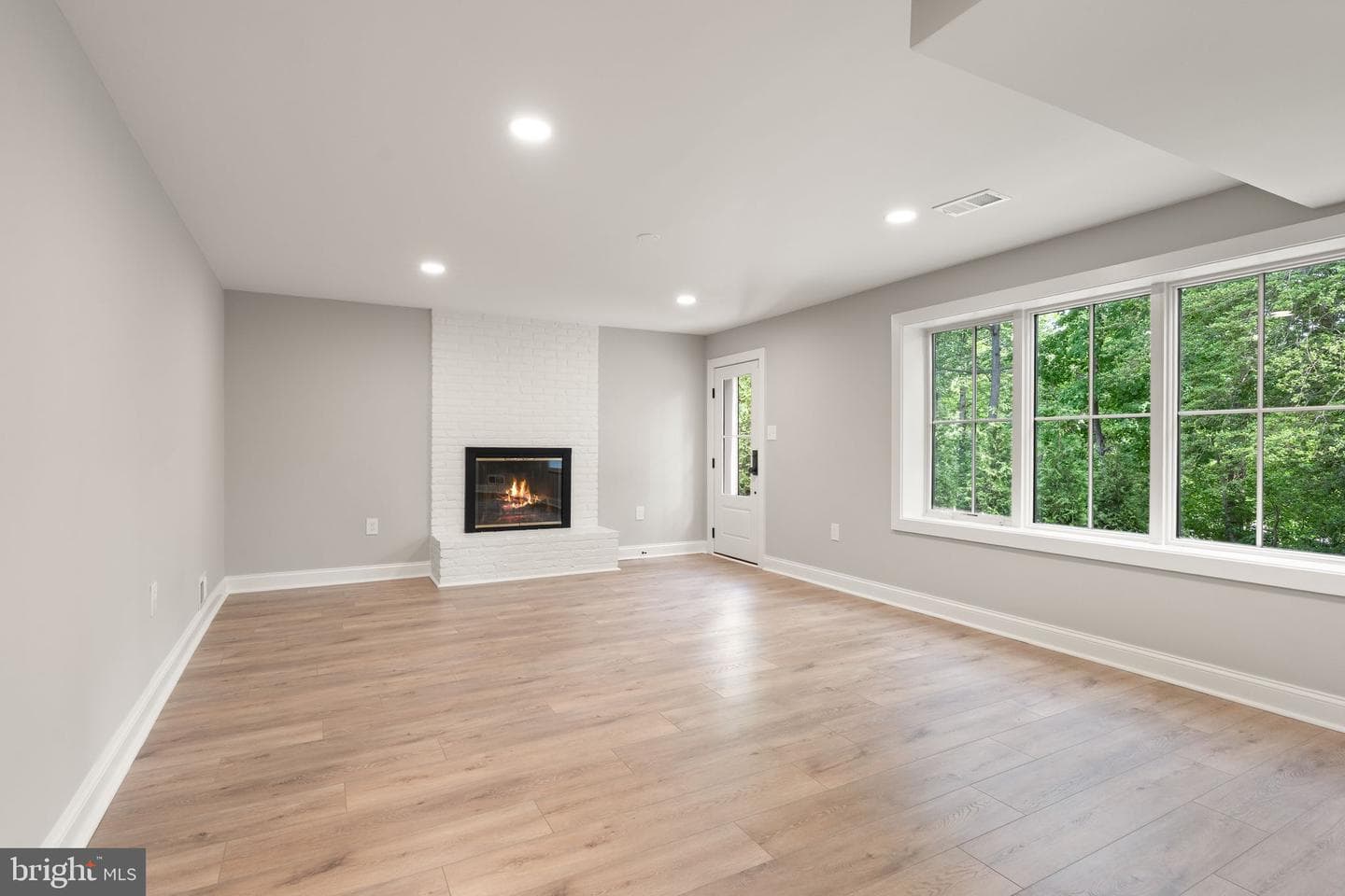 3667 N Harrison Street photo 38