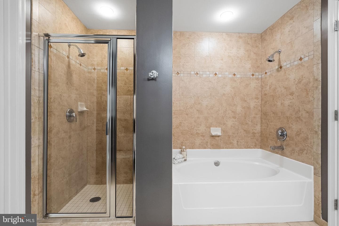 2720 S Arlington Mill Drive #616 photo 28