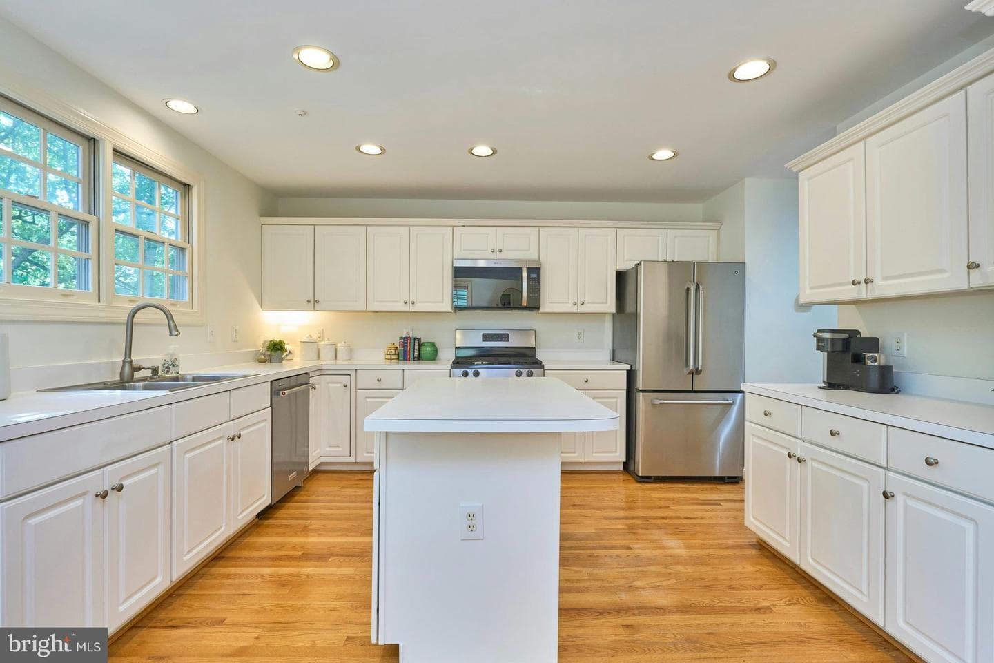 2904 N 4th Street N photo 13