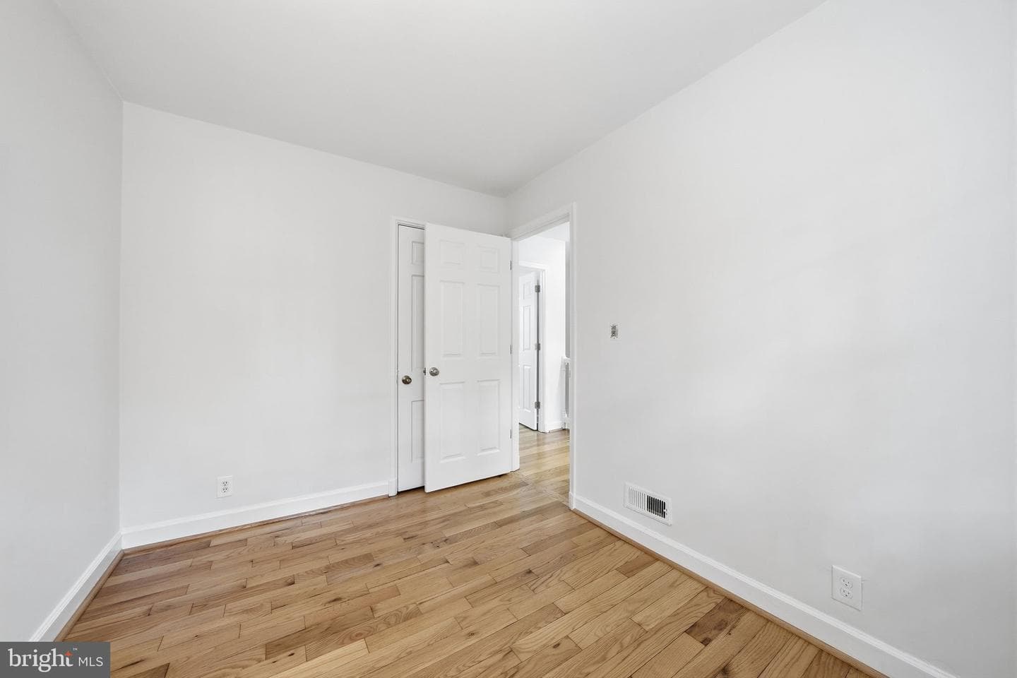 3063 S Buchanan Street photo 13