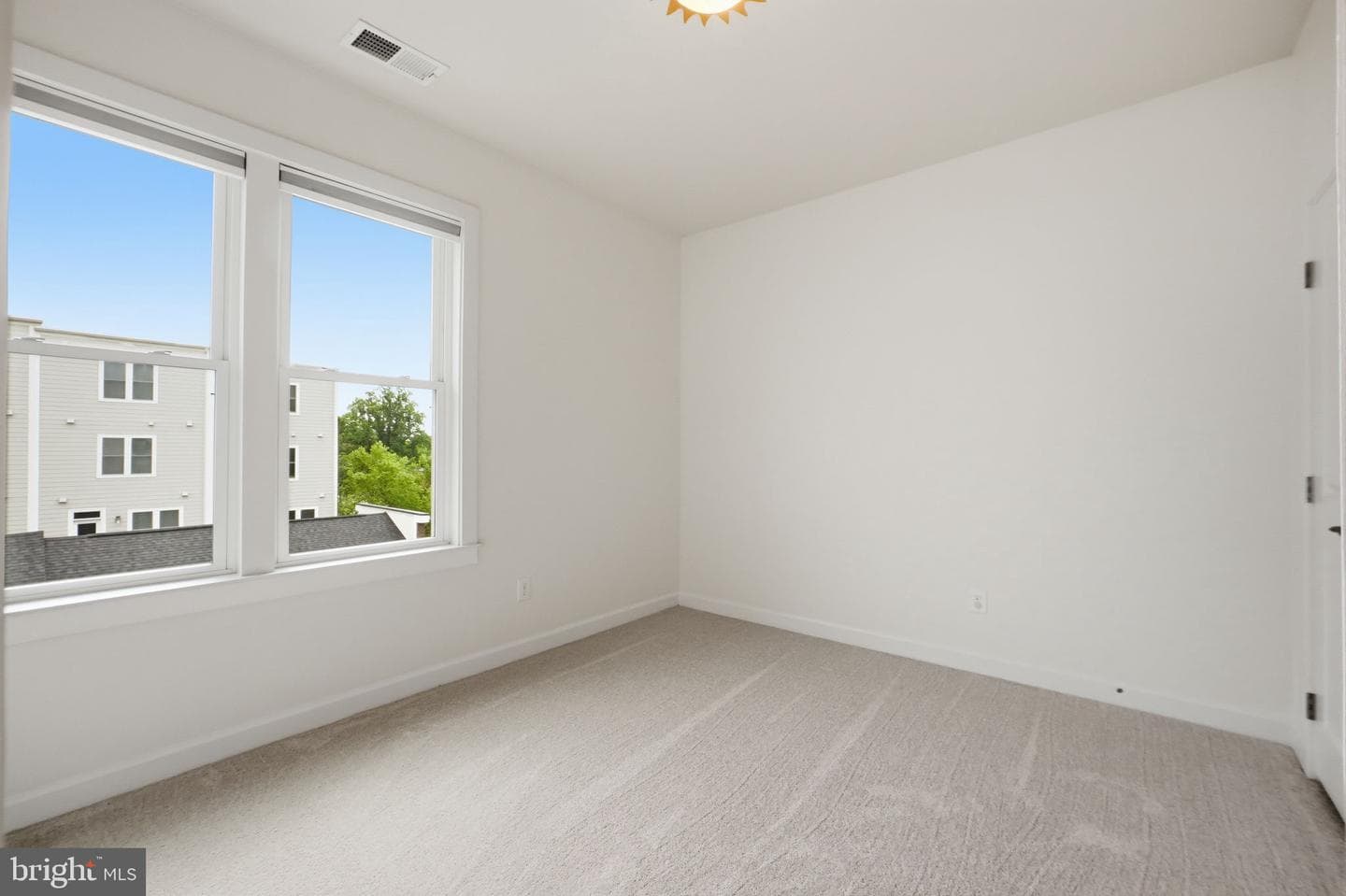1149 S Monroe Street photo 21