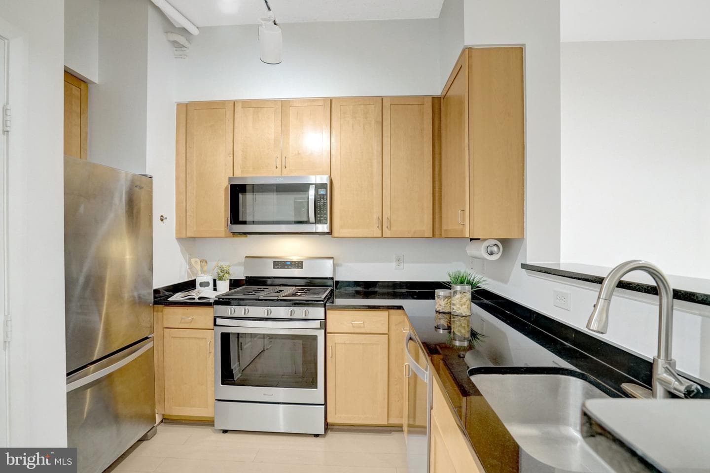 1201 N Garfield Street #202 photo 9