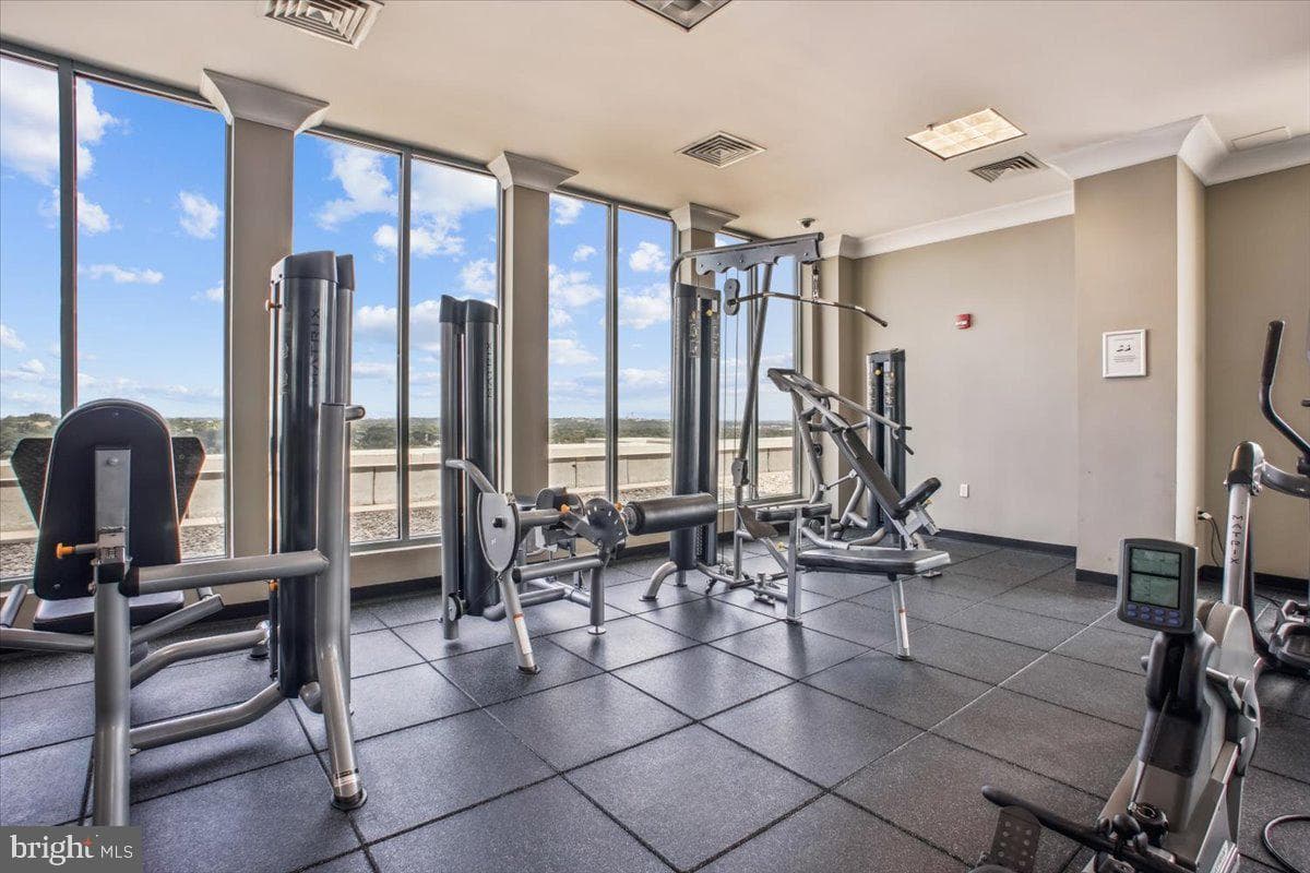 851 N Glebe Road #1003 photo 39