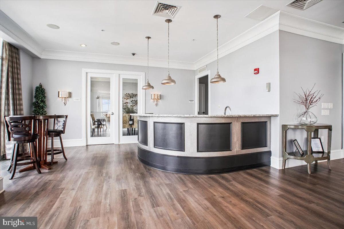 851 N Glebe Road #1003 photo 44