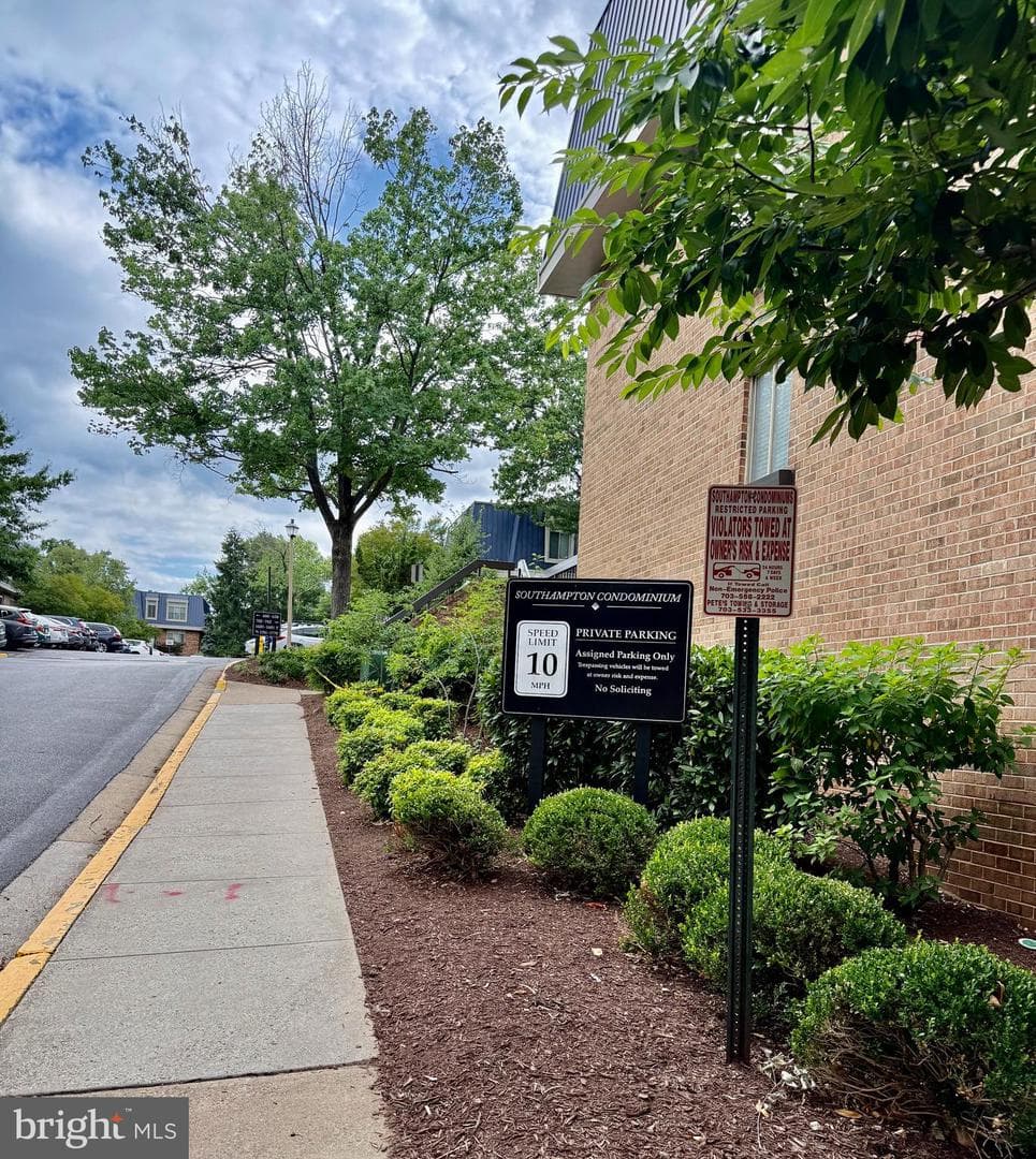 1605 S Hayes Street #1, Arlington
