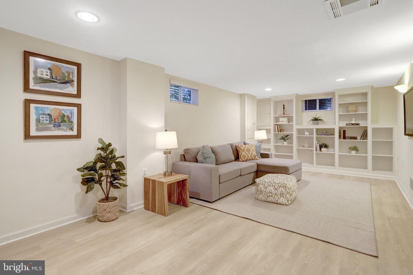1059 N Montana Street photo 11