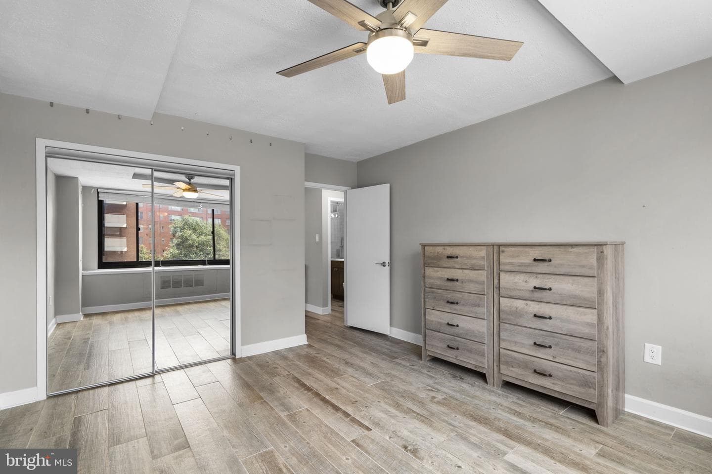 1021 Arlington Blvd # 806 photo 18
