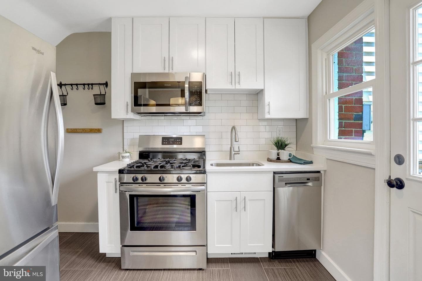 2139 S Oxford Street photo 15