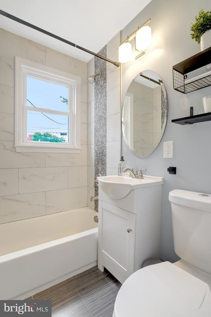 2139 S Oxford Street photo 25