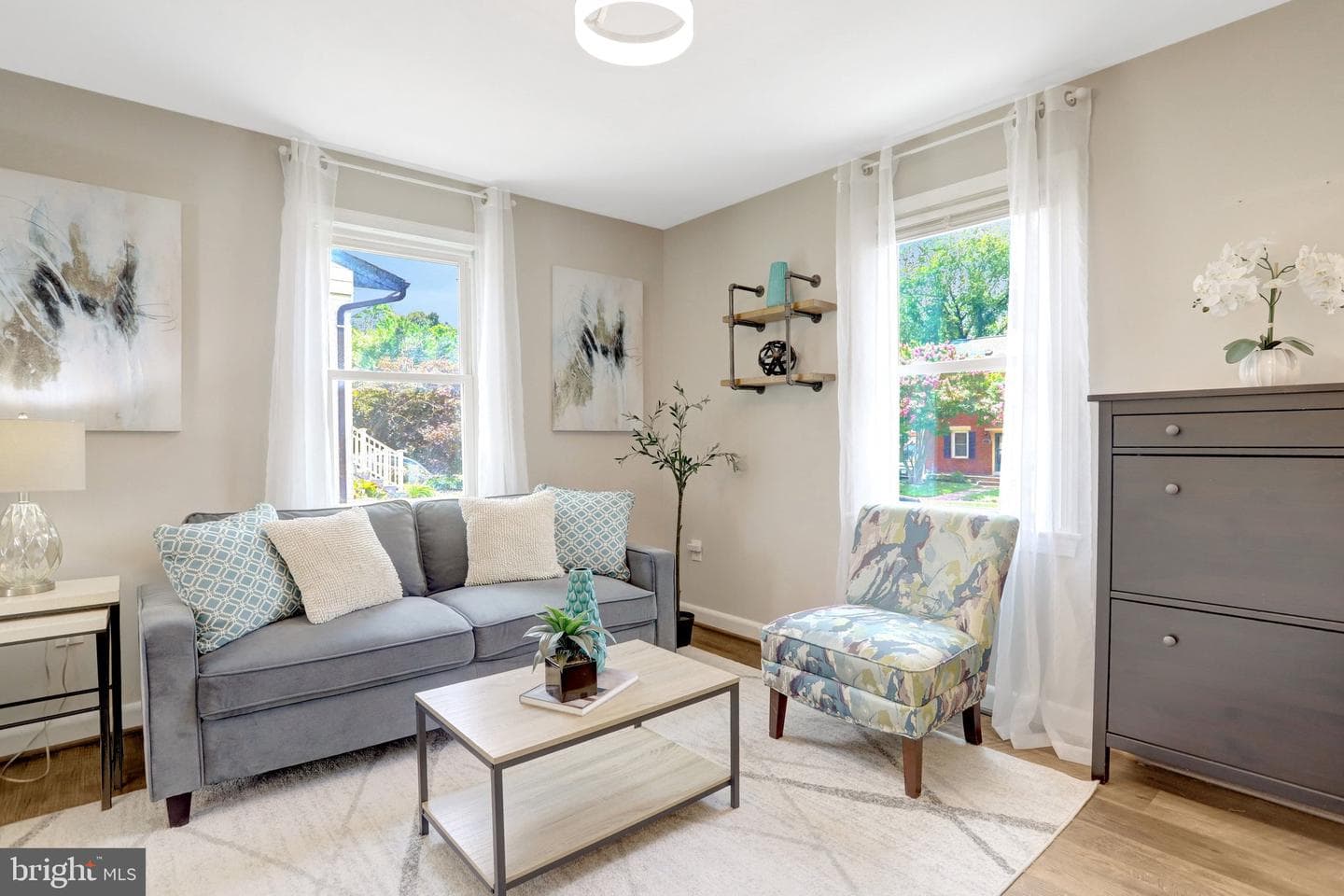 2139 S Oxford Street photo 5