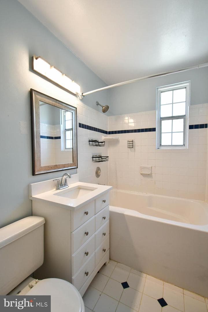 200 N George Mason Dr # 200-2 photo 9