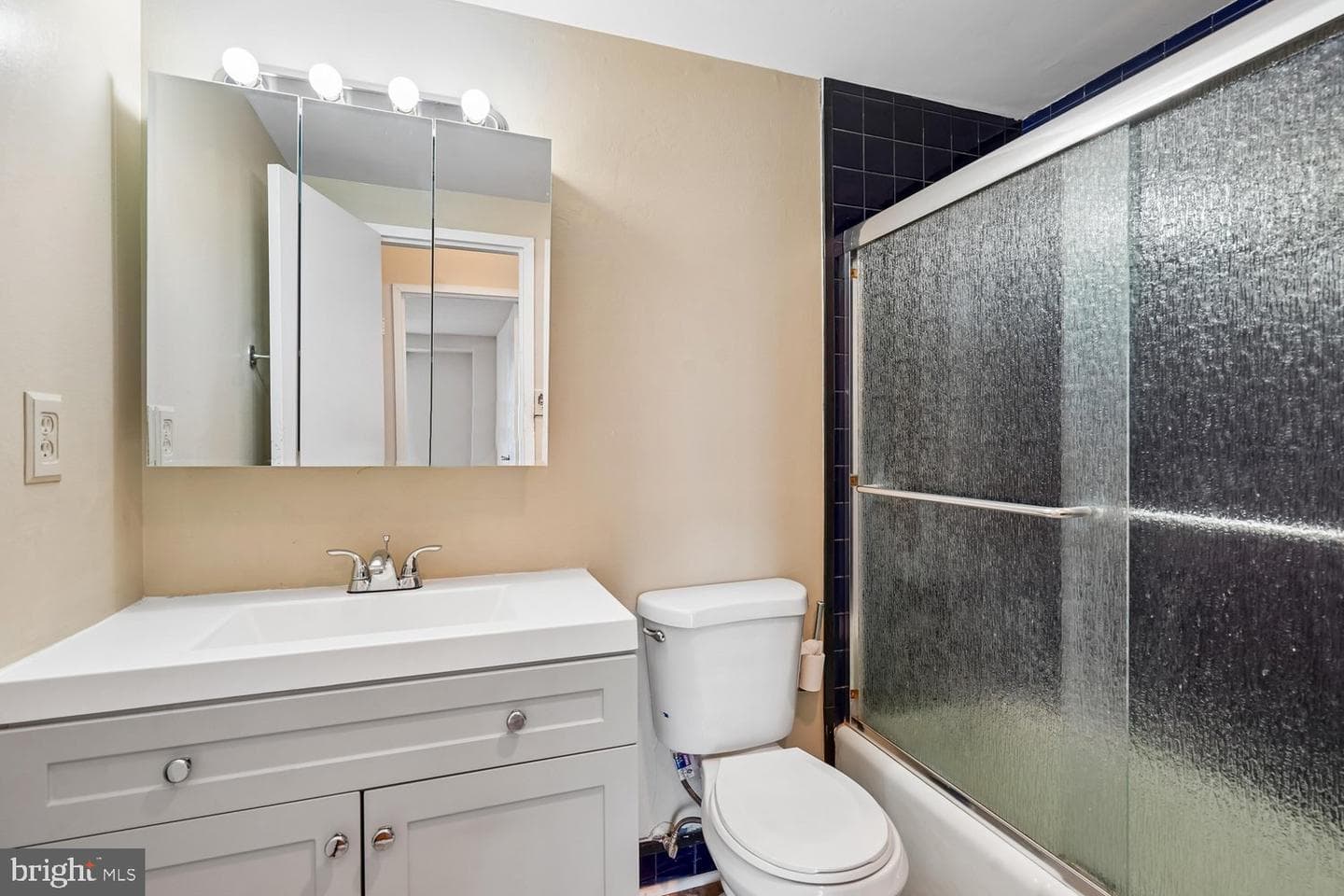 4141 N Henderson Road #904 photo 23