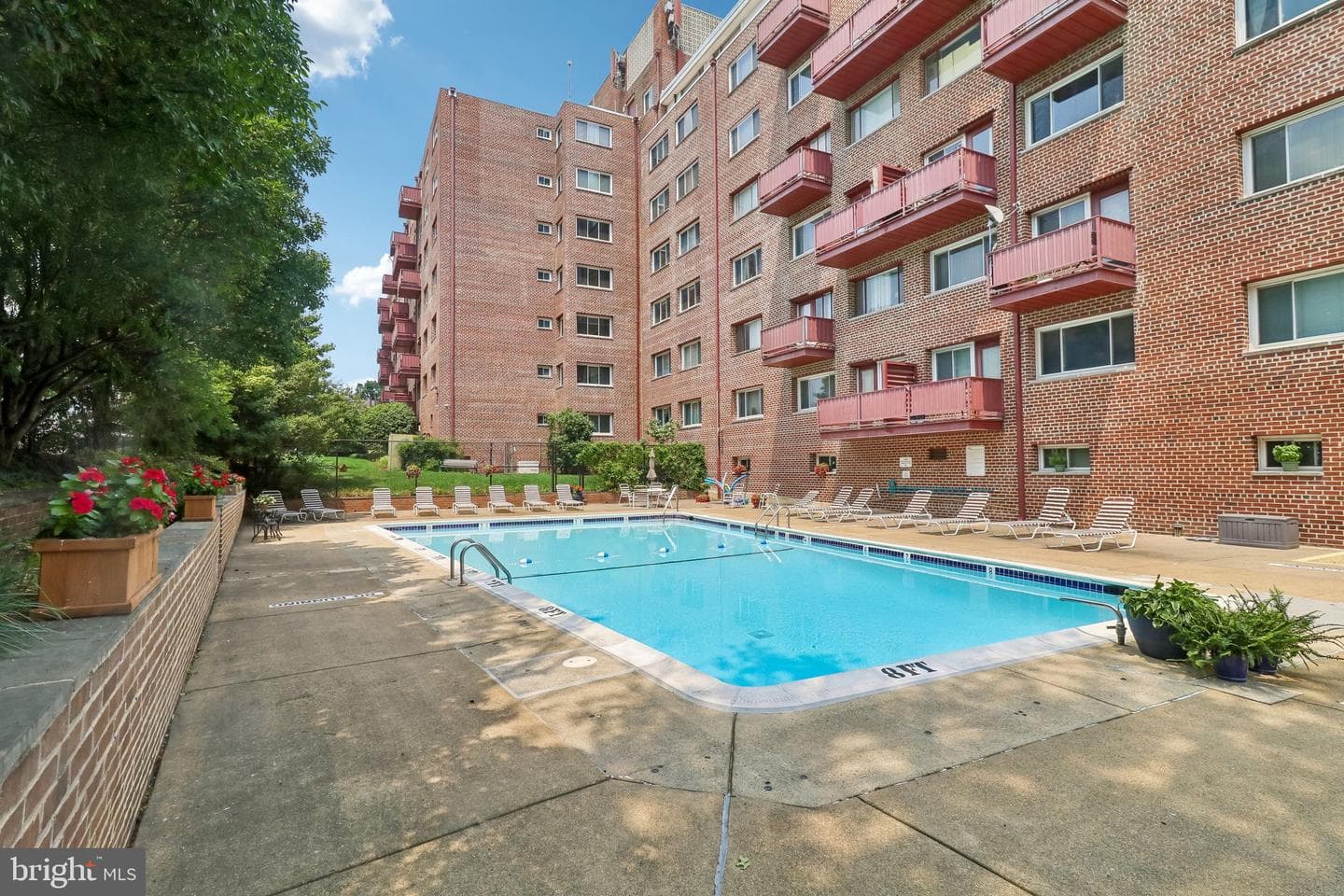 1830 Columbia Pike #306 photo 33