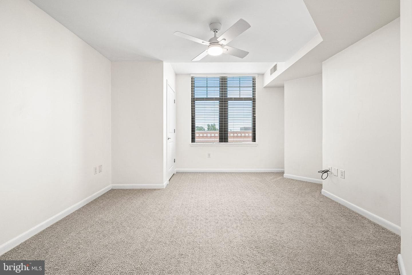 1021 N Garfield Street #637 photo 30