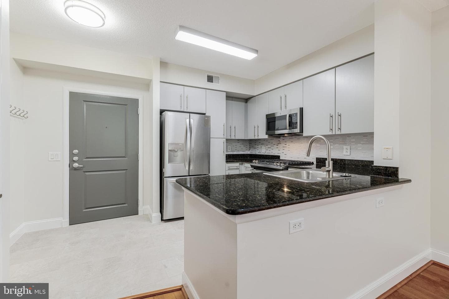 1021 N Garfield #327 photo 3