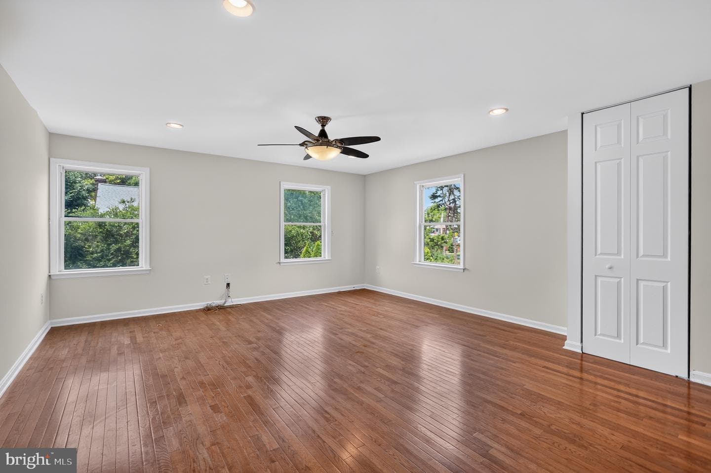 750 N George Mason Drive photo 29