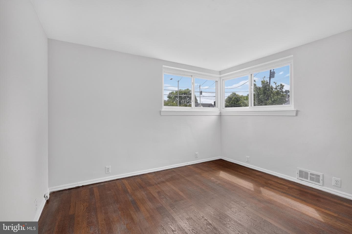 750 N George Mason Drive photo 6