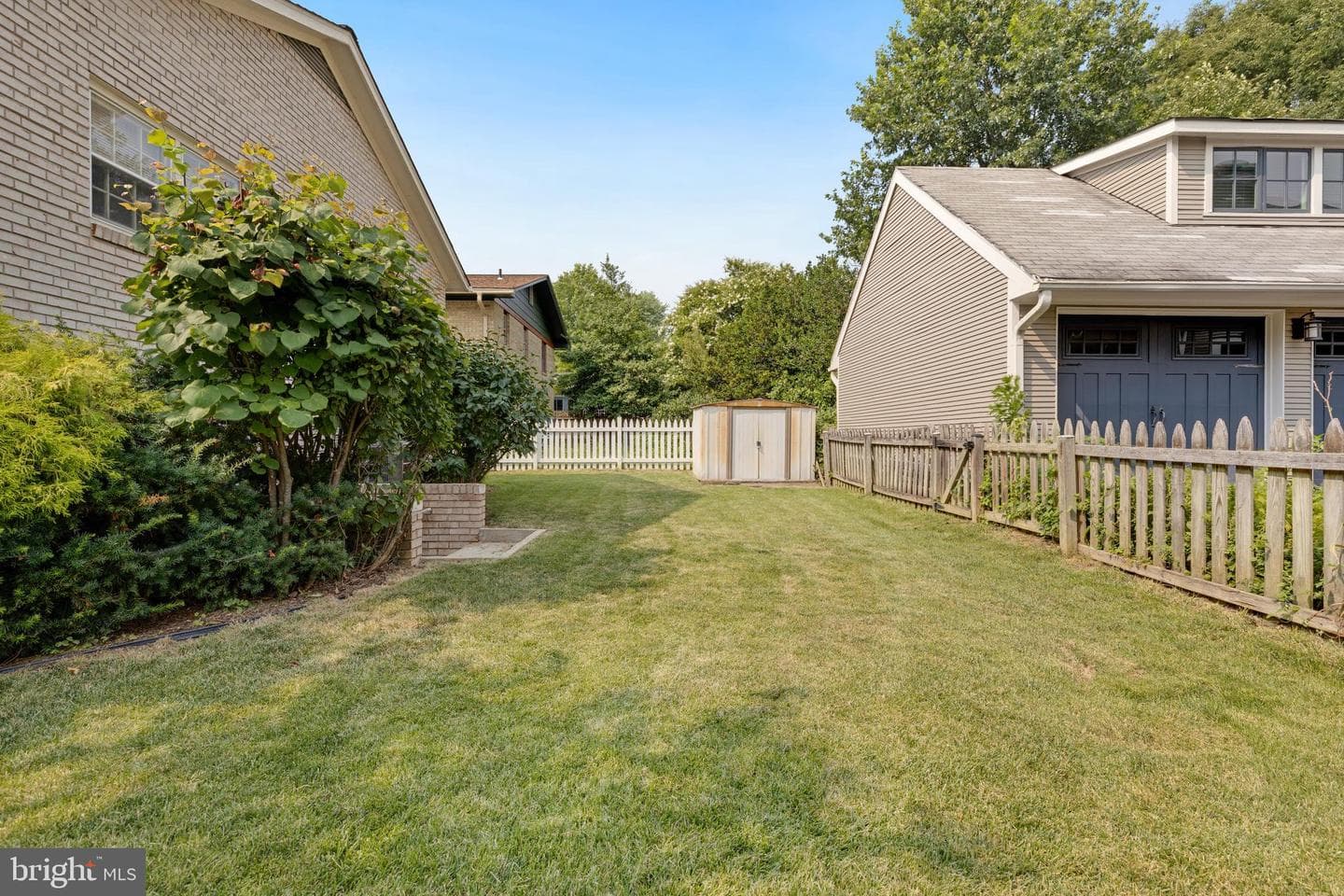 2207 N Kenmore Street photo 35