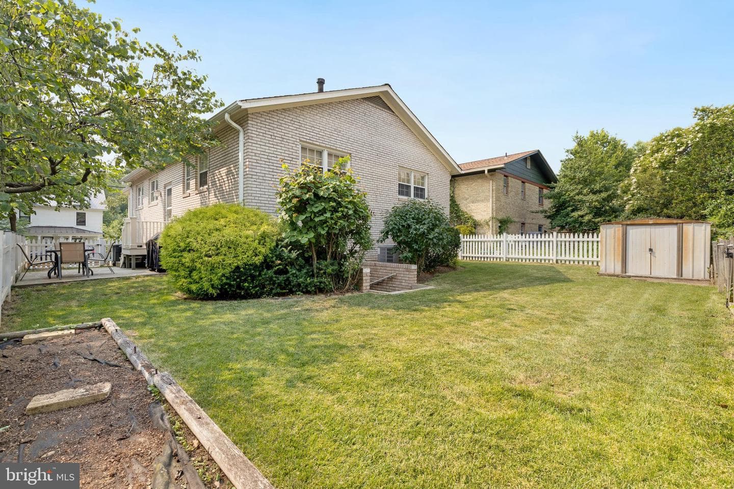 2207 N Kenmore Street photo 36