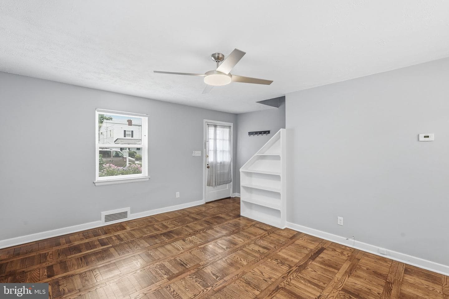 829 S Irving Street photo 4