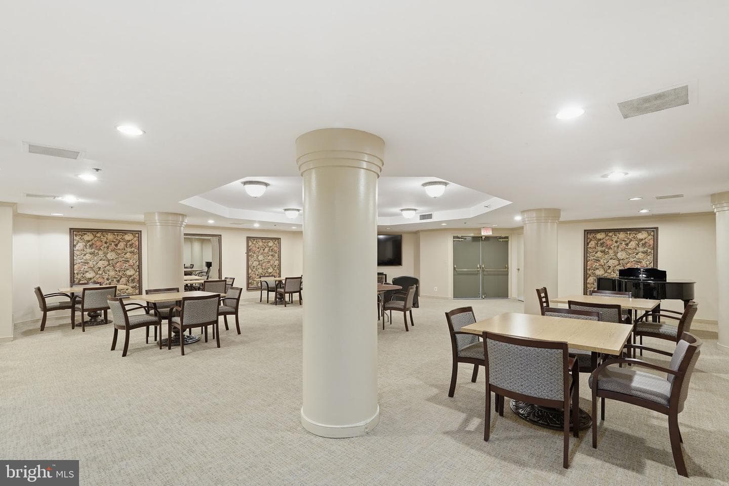 1600 N Oak Street #1122 photo 27