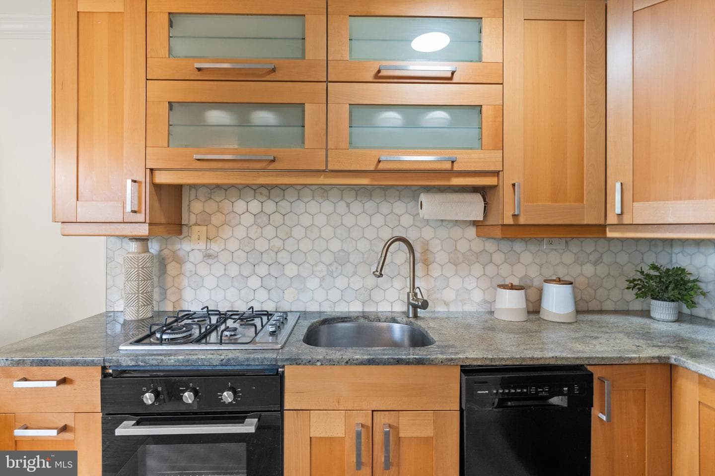 1577 N Colonial Terrace #305-Y photo 11