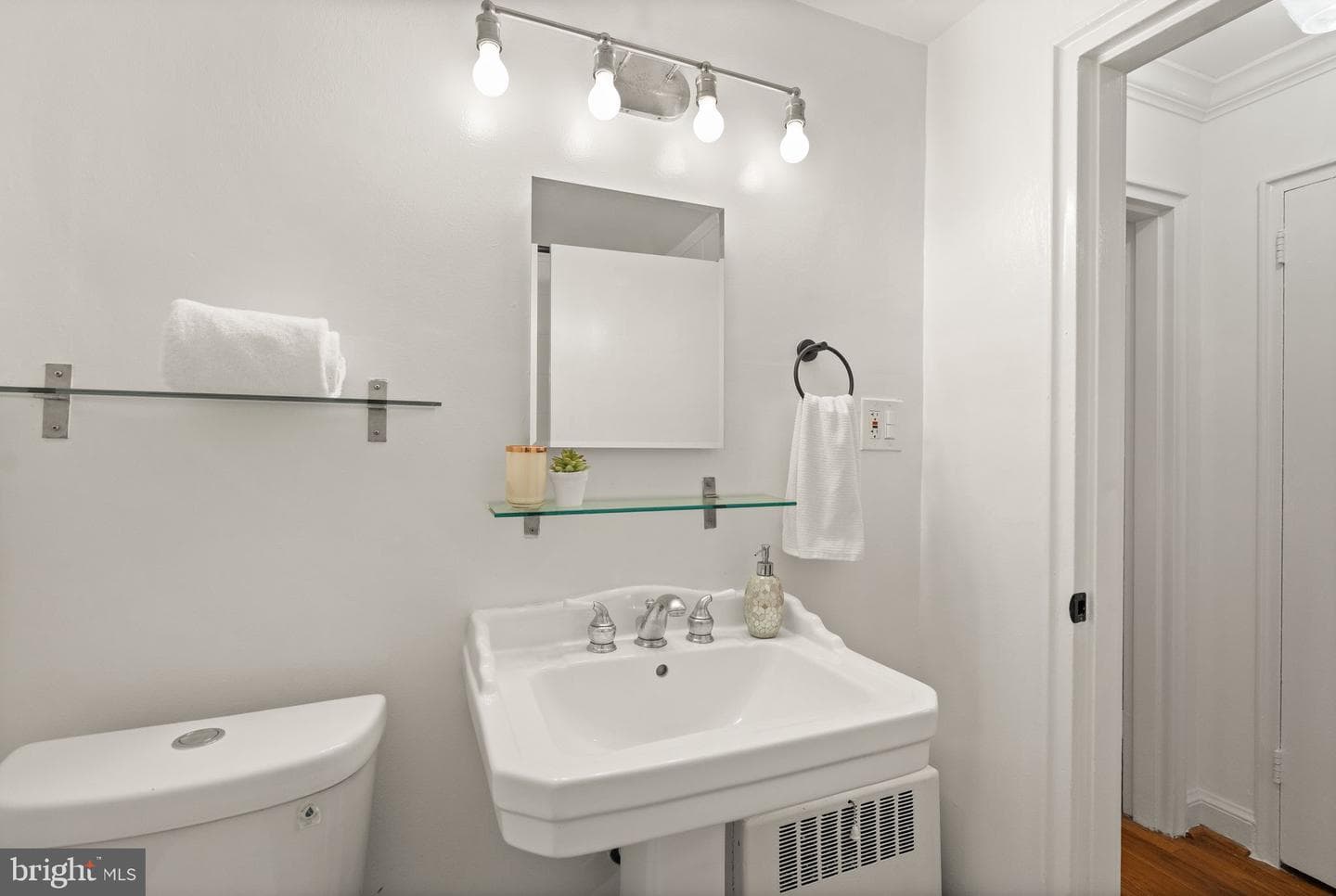1577 N Colonial Terrace #305-Y photo 22