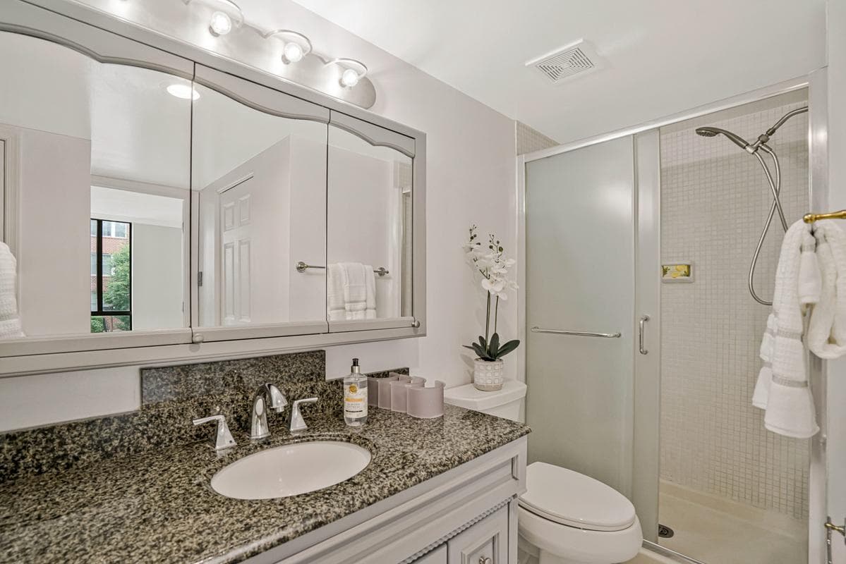 1401 N Rhodes Street #301 photo 28