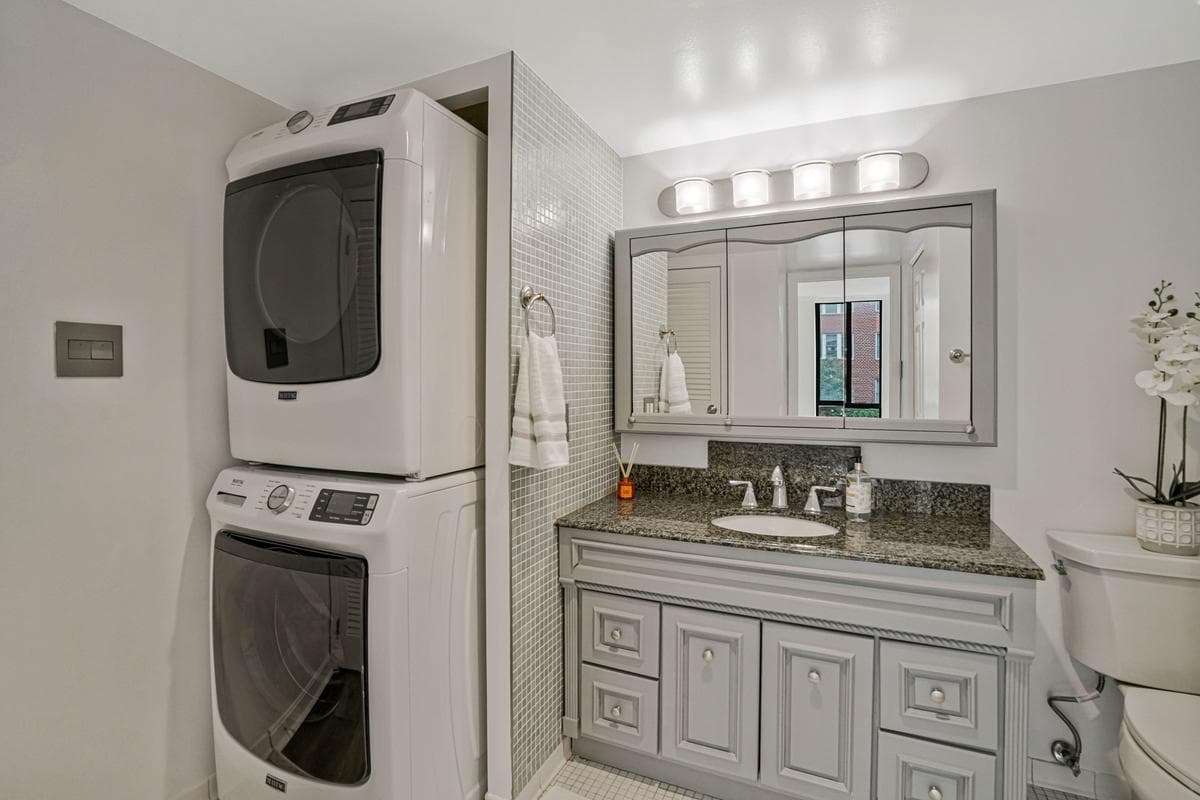 1401 N Rhodes Street #301 photo 29