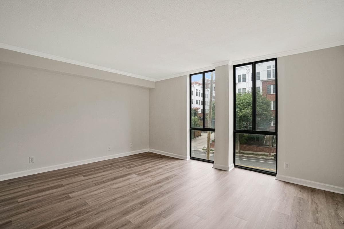 1401 N Rhodes Street #301 photo 32