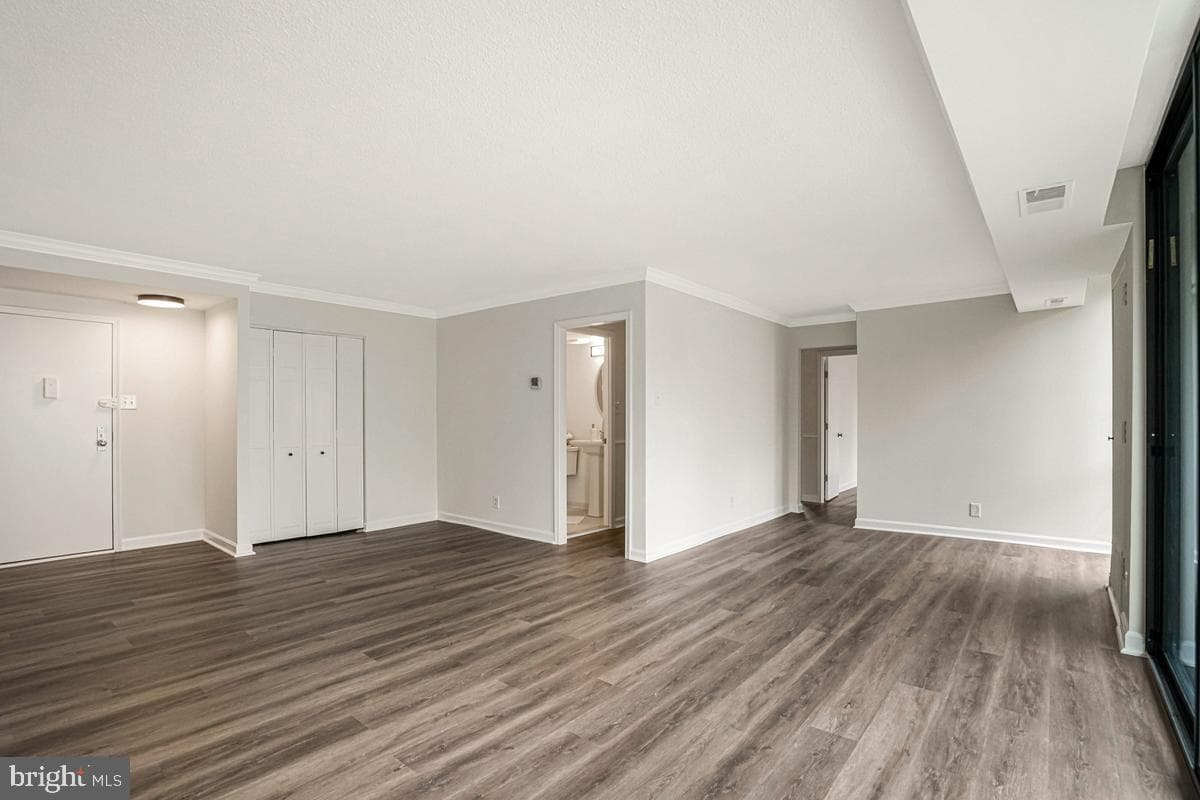 1401 N Rhodes Street #301 photo 9