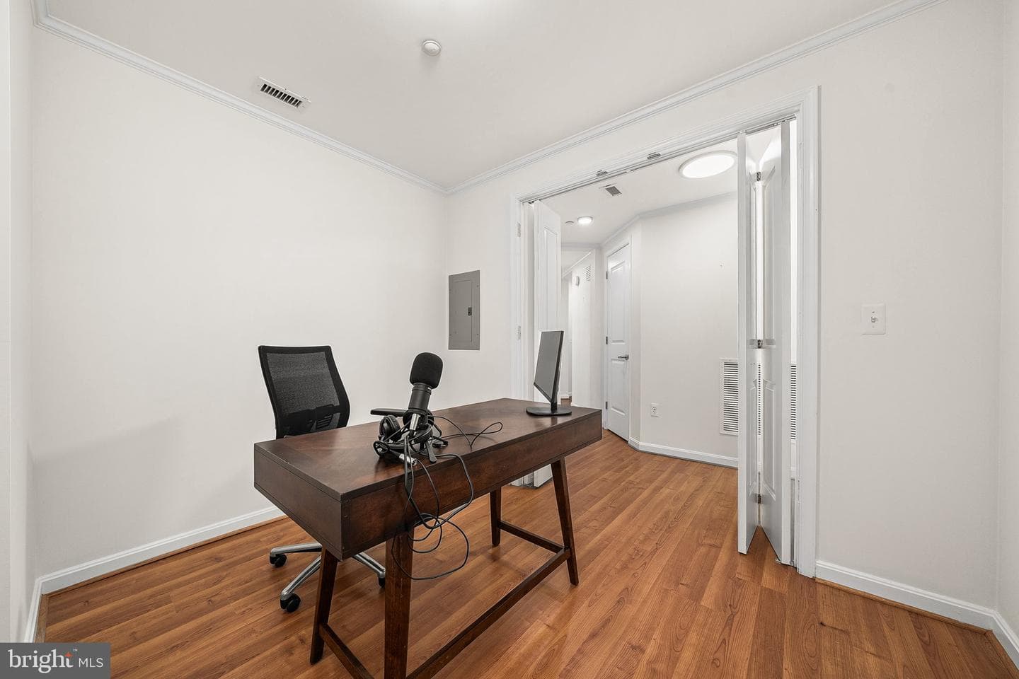 2720 S Arlington Mill Drive #914 photo 33