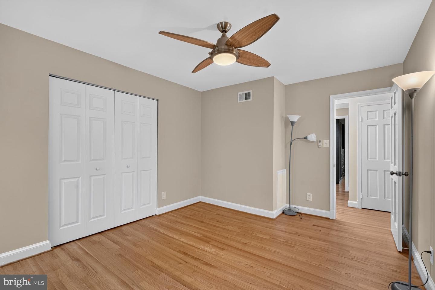 1303 N Lynnbrook Drive N photo 17