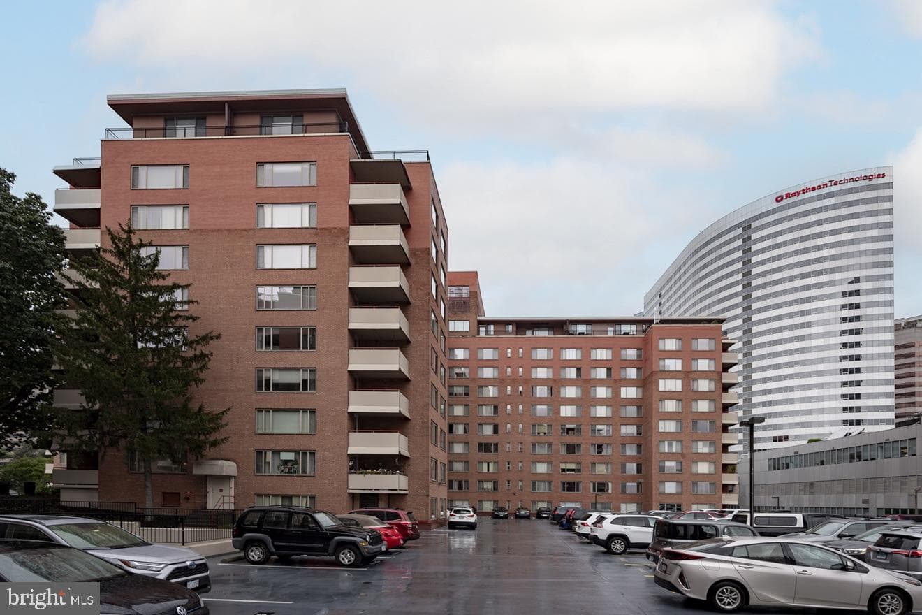1121 Arlington Boulevard #206 photo 28