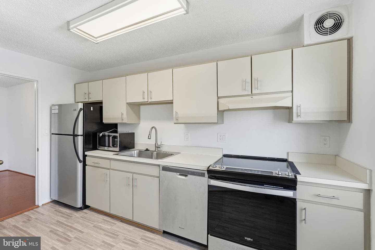 1600 N Oak Street #1604 photo 11