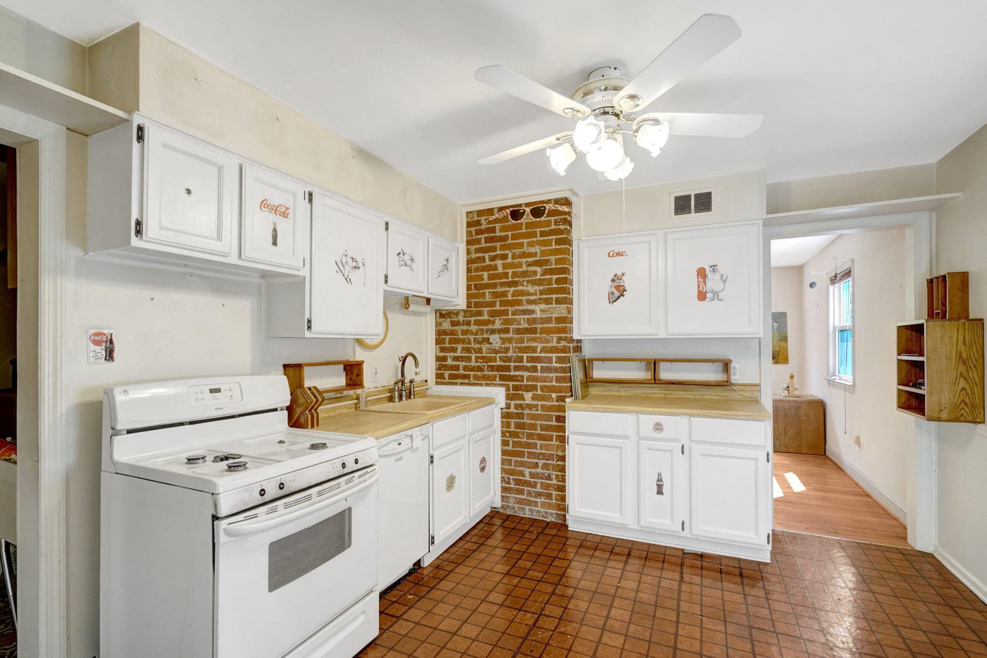 1208 S Frederick Street photo 12